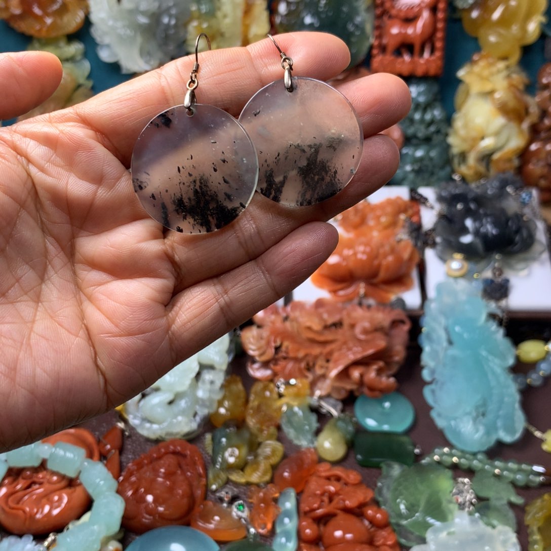 蛇纹石玉未镶嵌耳坠