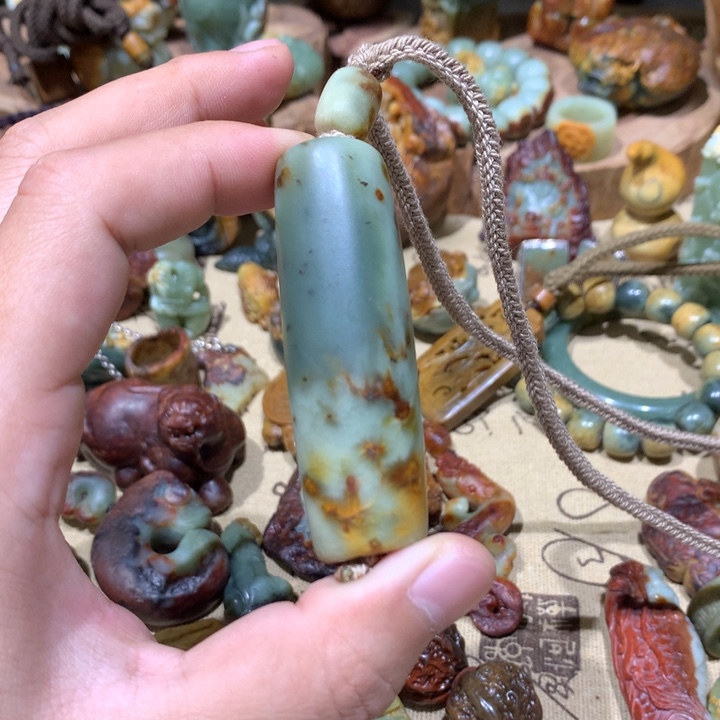 岫岩河磨玉（透闪石质玉）挂件未镶嵌做**天