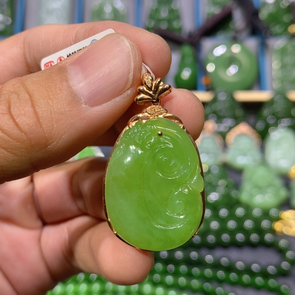 【闪购商品】和田玉吊坠(不含链)18K金镶嵌苹果绿如意 27.5