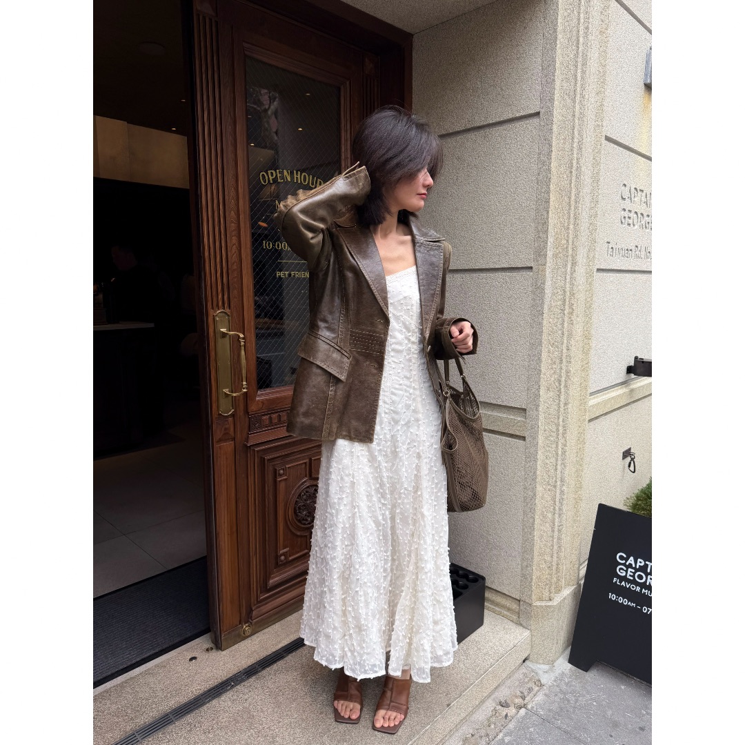 25春夏连衣长裙 蕾丝刺绣吊带