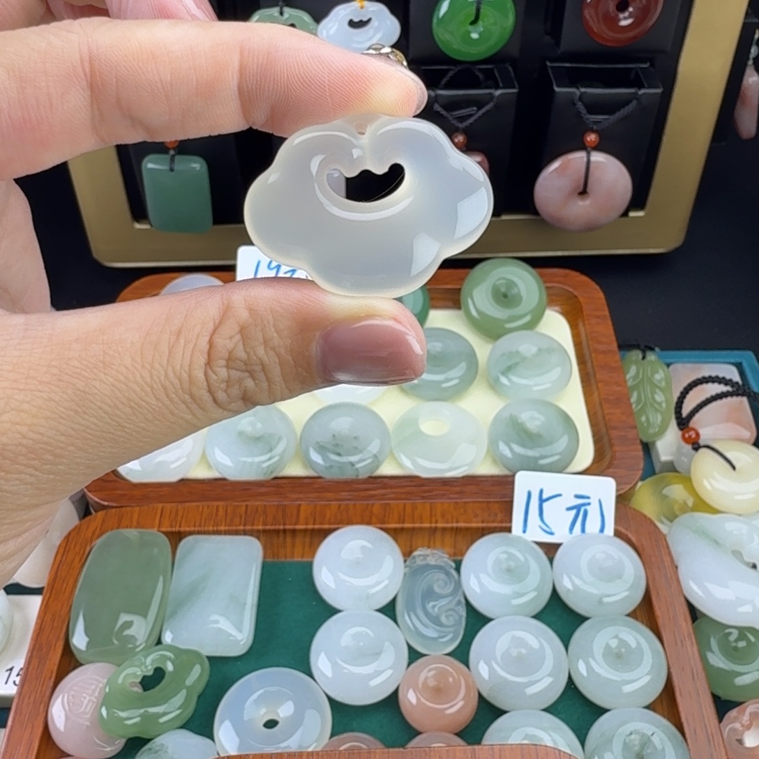 玛瑙/玉髓未镶嵌颈饰