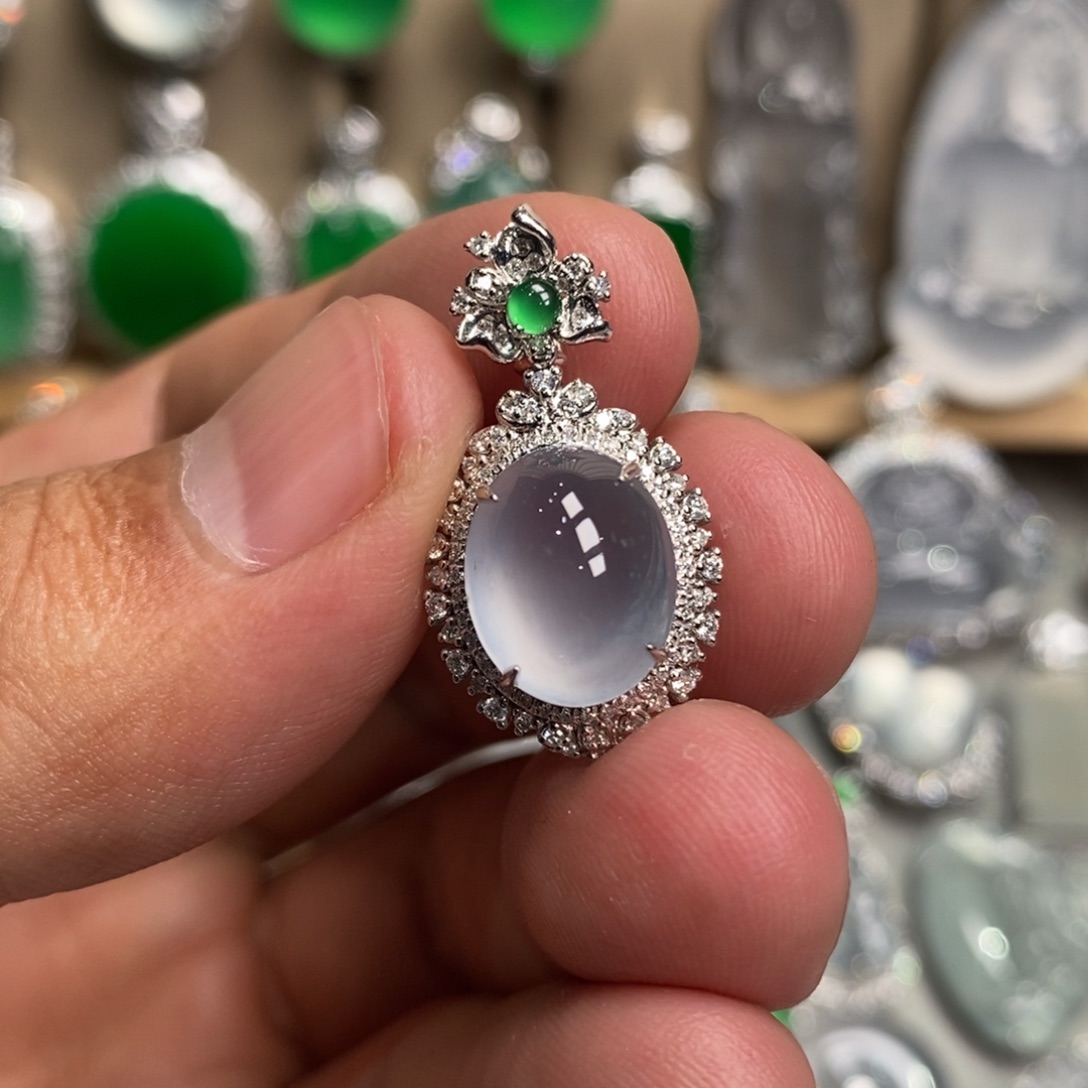 翡翠吊坠(不含链)18K金镶嵌