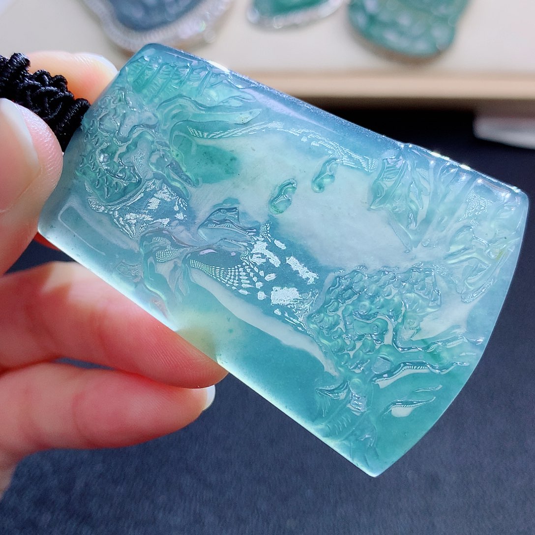 翡翠颈饰未镶嵌翡翠