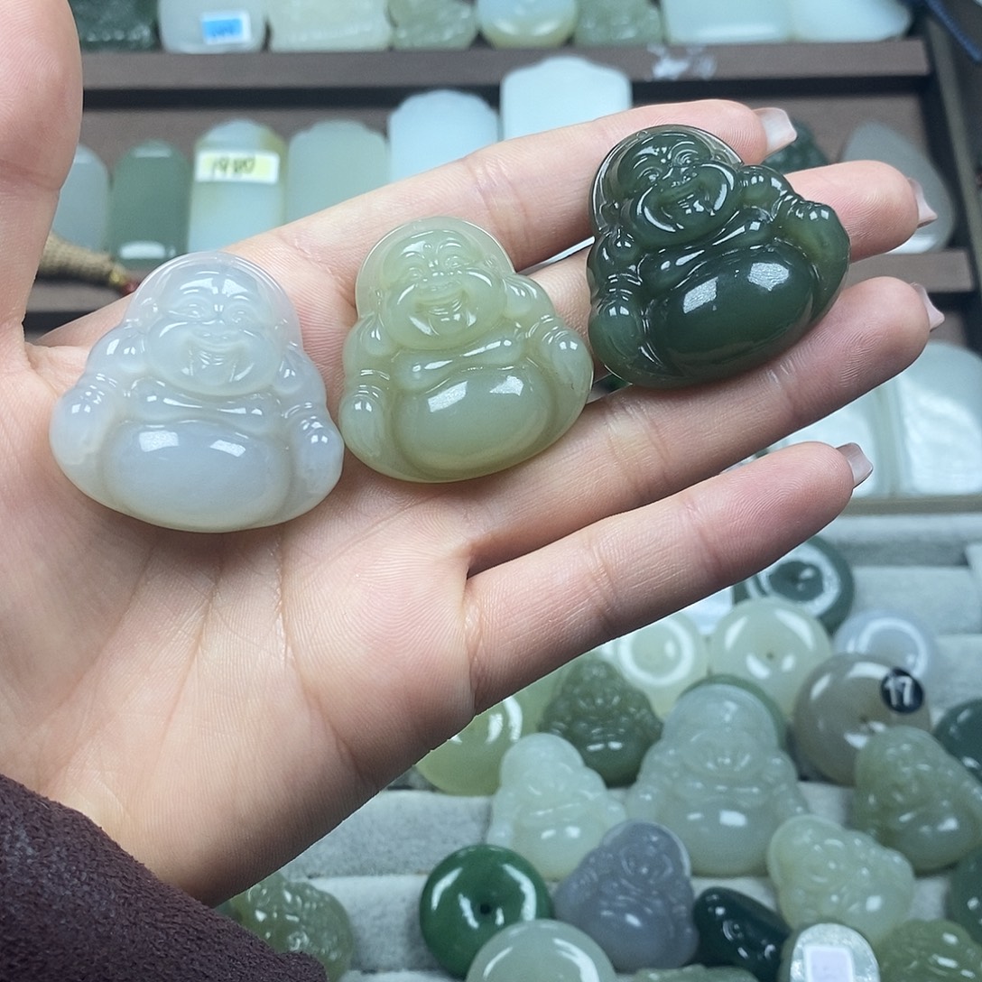 和田玉未镶嵌颈饰佛公35mm