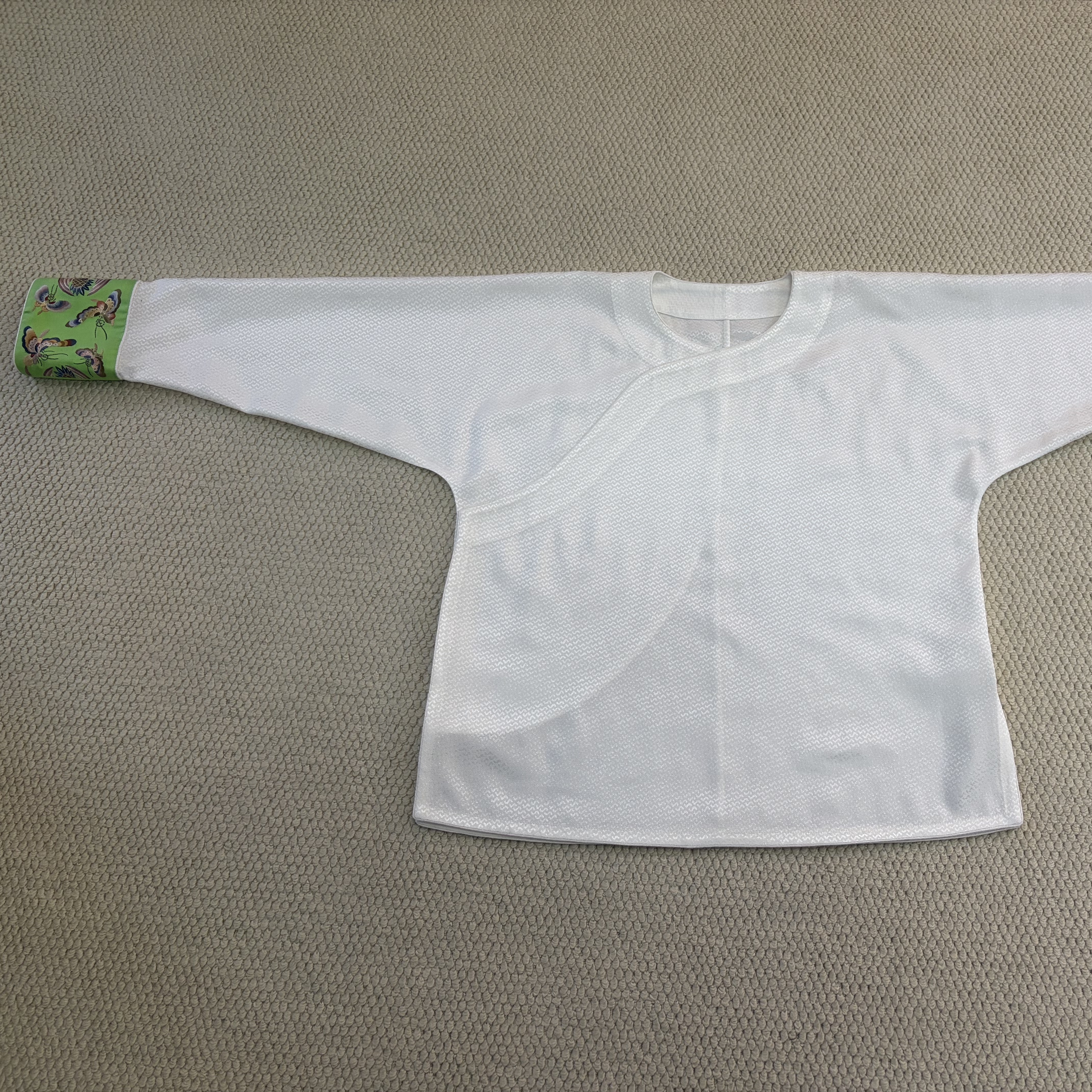 特惠归藏雅集中式手工刺绣绫料偏襟袖口刺绣白色衬衫