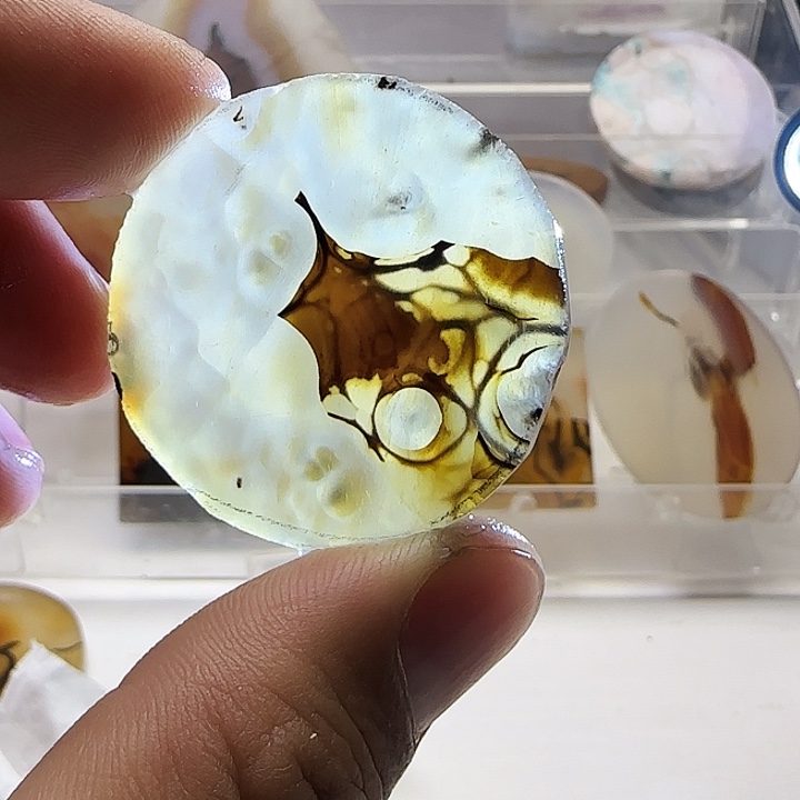 玛瑙/玉髓未镶嵌珠宝奇石