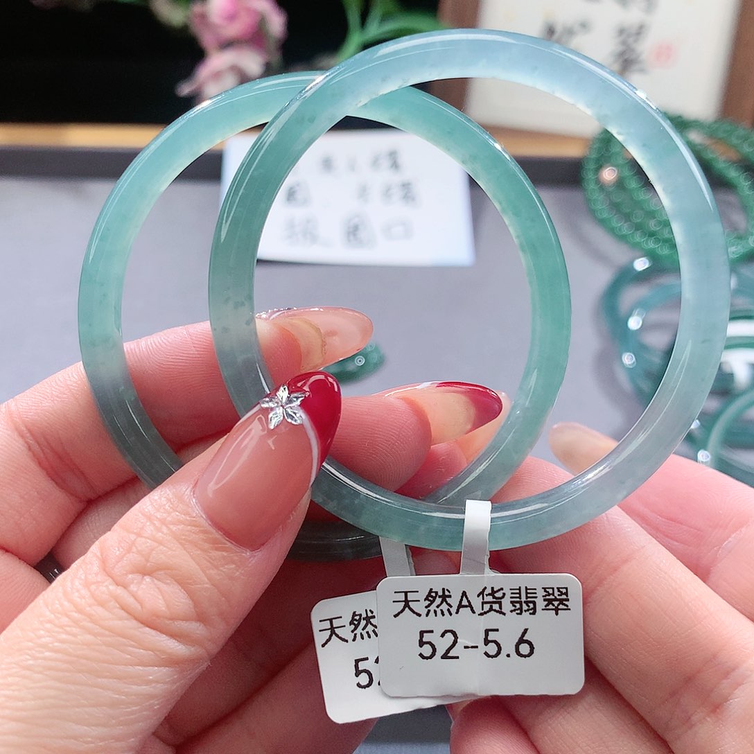 翡翠手镯（圆镯）未镶嵌