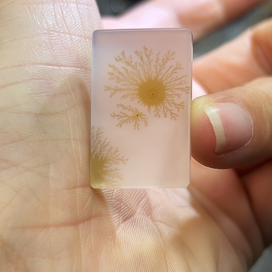 玛瑙/玉髓未镶嵌珠宝半成品