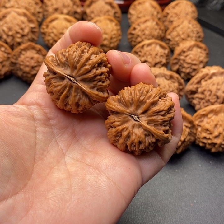 文玩核桃把件37尺麒麟枕原树非嫁接