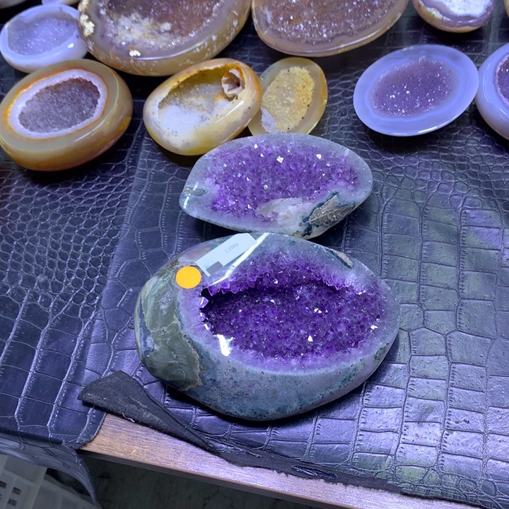 水晶宠粉紫晶盆未镶嵌万***?