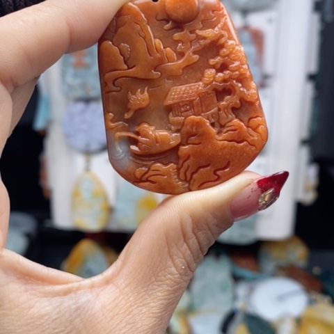 翡翠颈饰未镶嵌翡翠