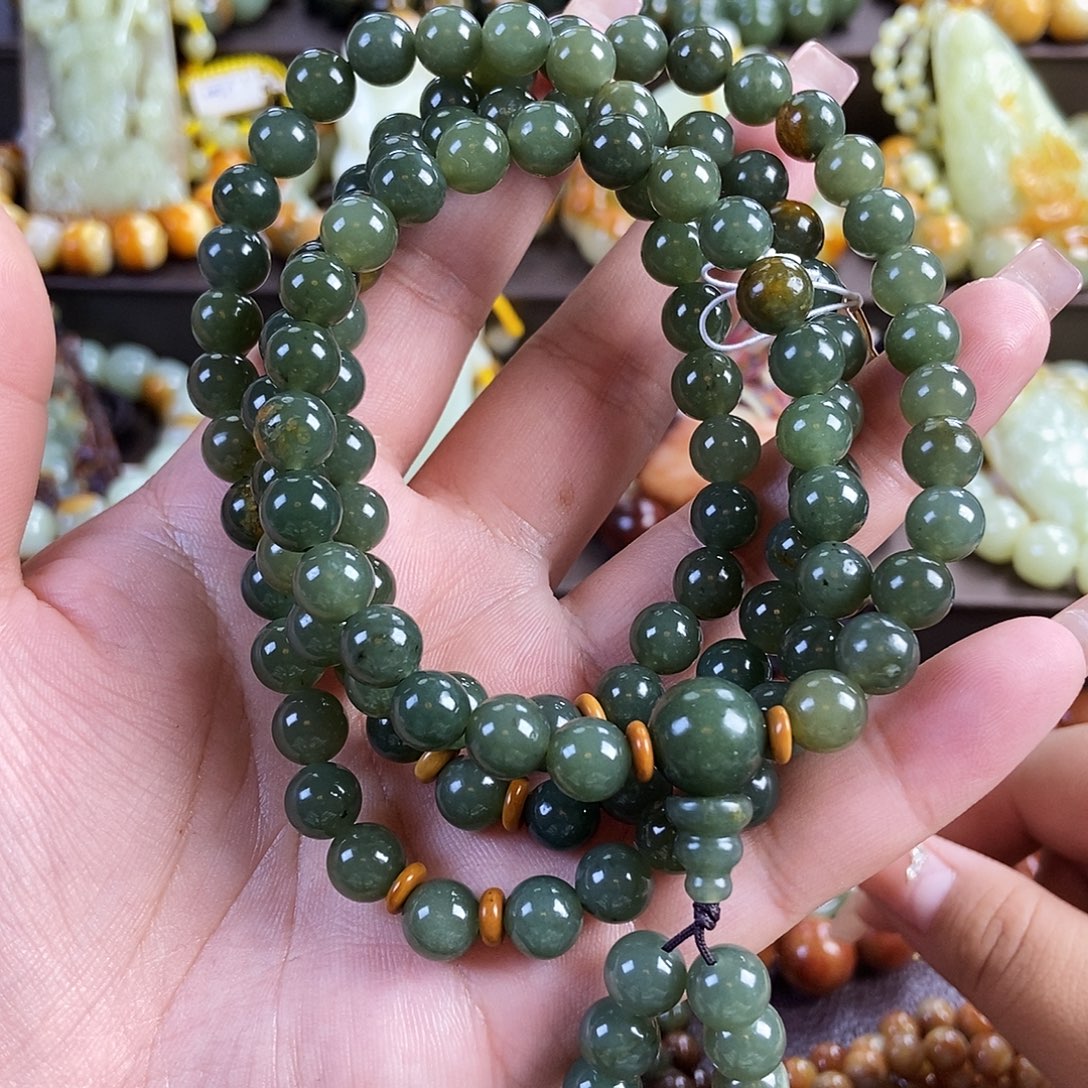 透闪石质玉未镶嵌手串