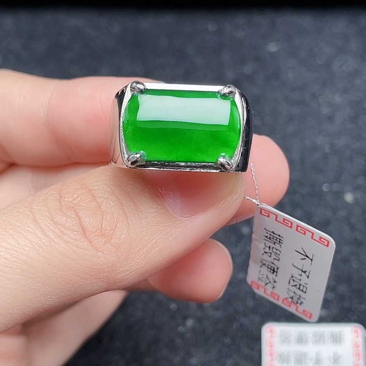 翡翠戒指银S925镶嵌天然a货翡翠没运费险2589