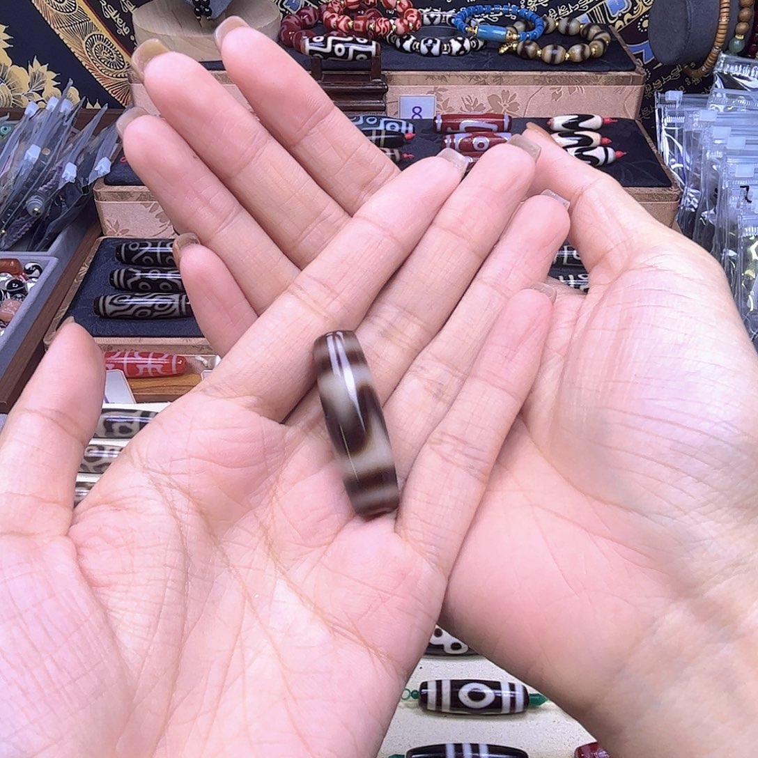 王***萍玛瑙/玉髓未镶嵌颈饰