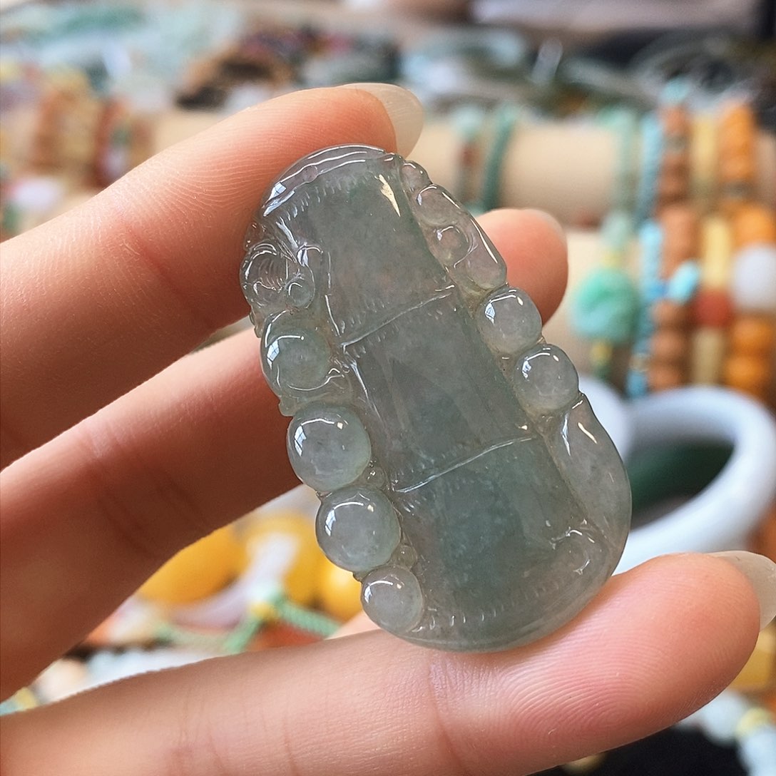 翡翠颈饰未镶嵌翡翠挂件