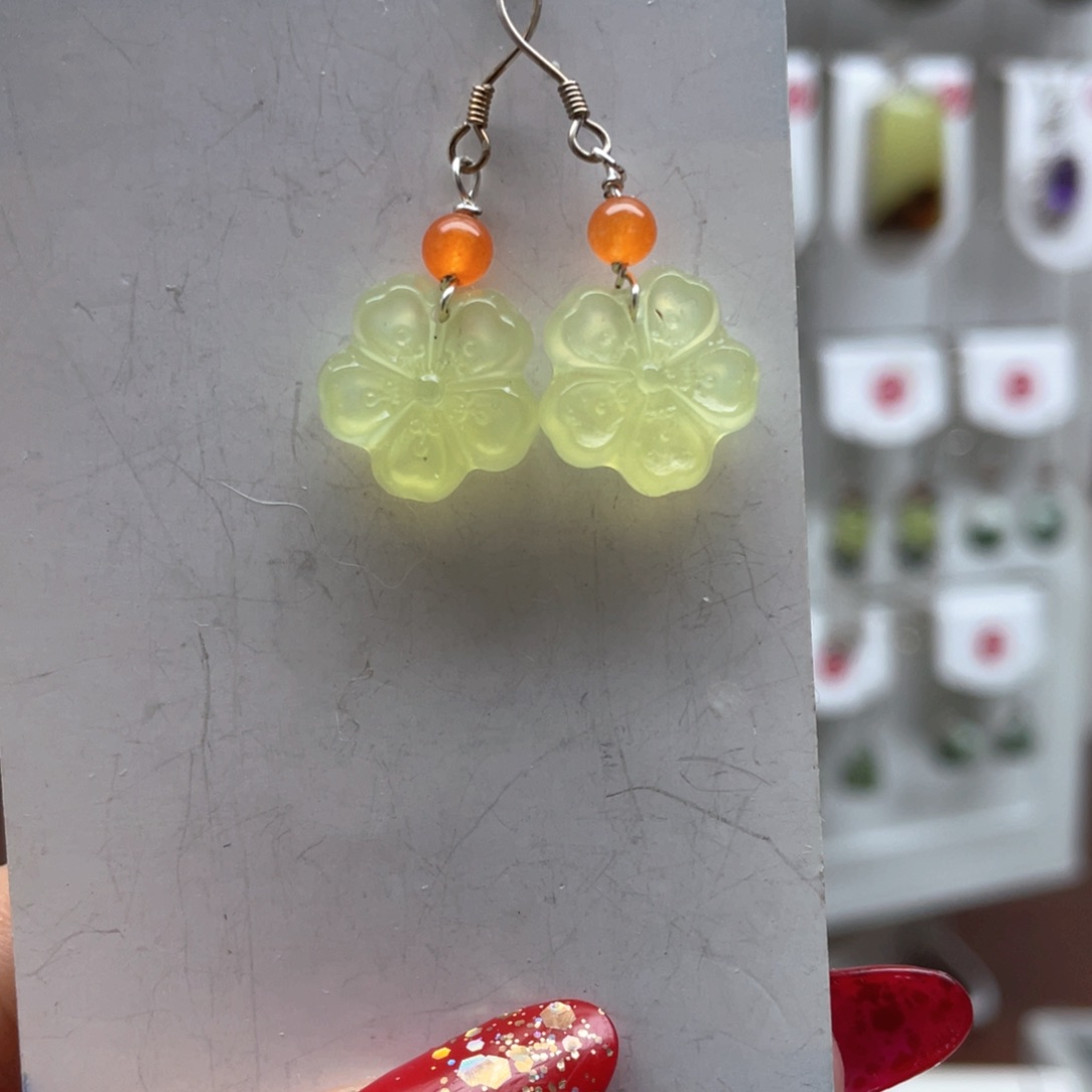 蛇纹石玉耳饰未镶嵌