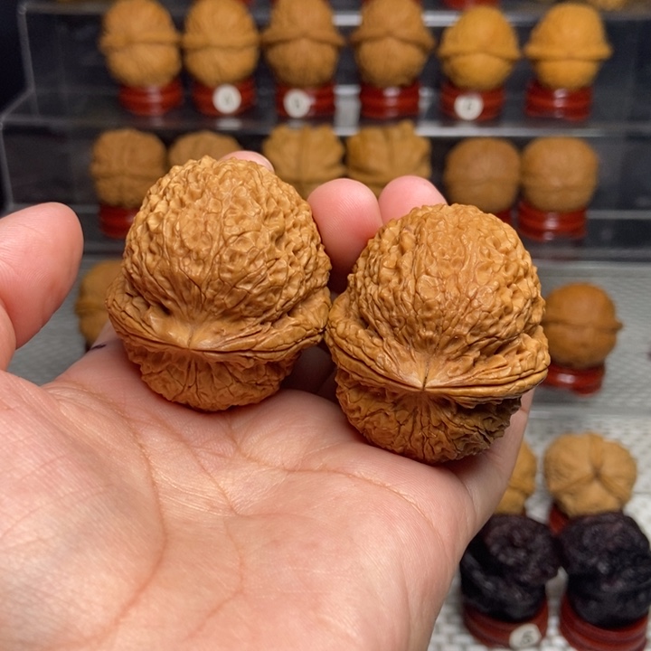 文玩核桃把件麒麟铁狮子41