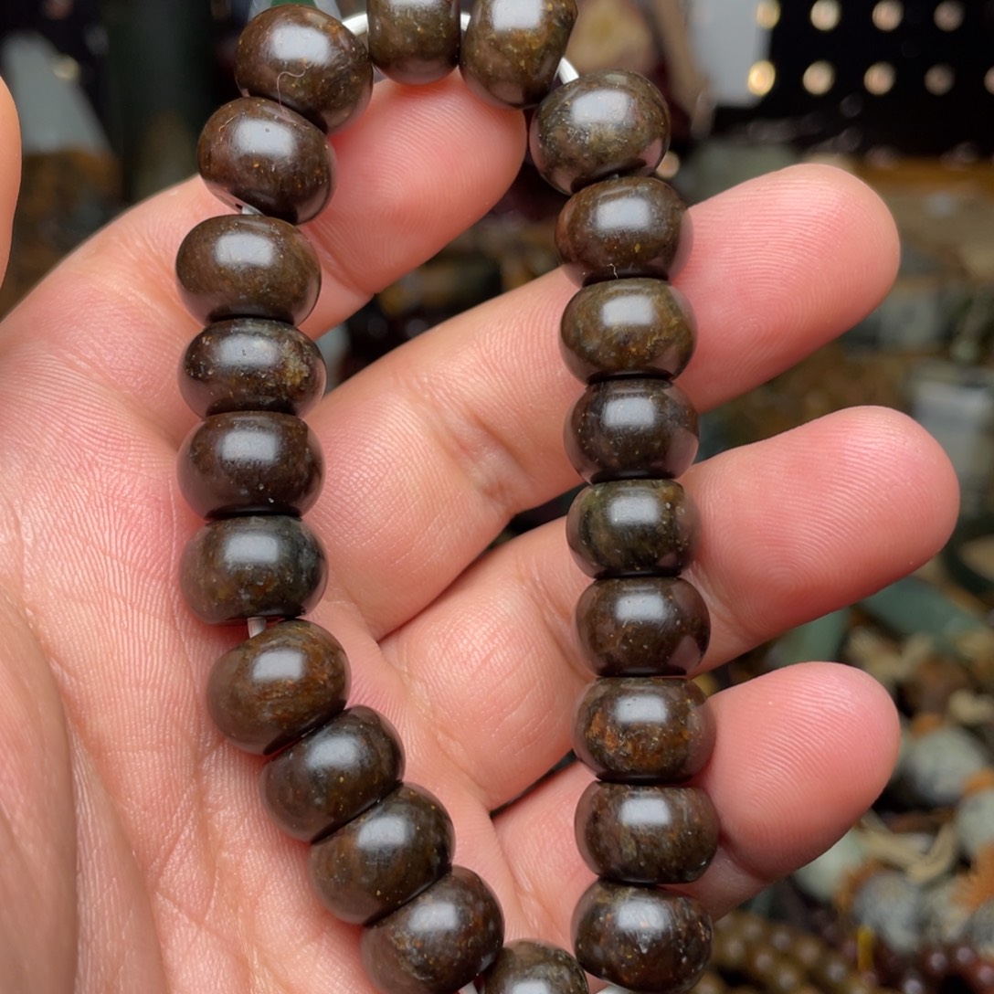 颈饰未镶嵌岫岩河磨玉（透闪石质玉）13×9