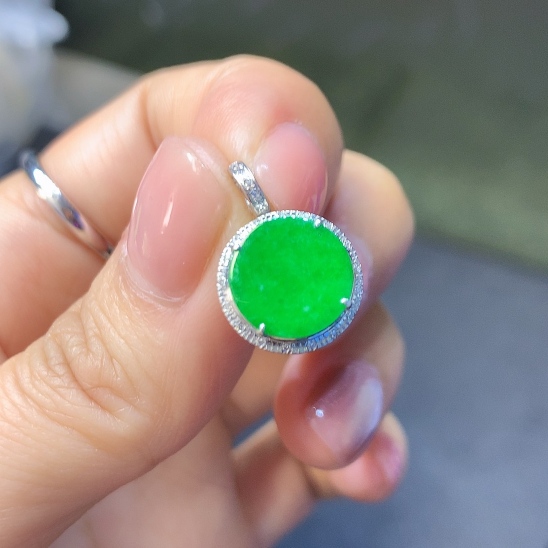 翡翠吊坠(不含链)18K金镶嵌