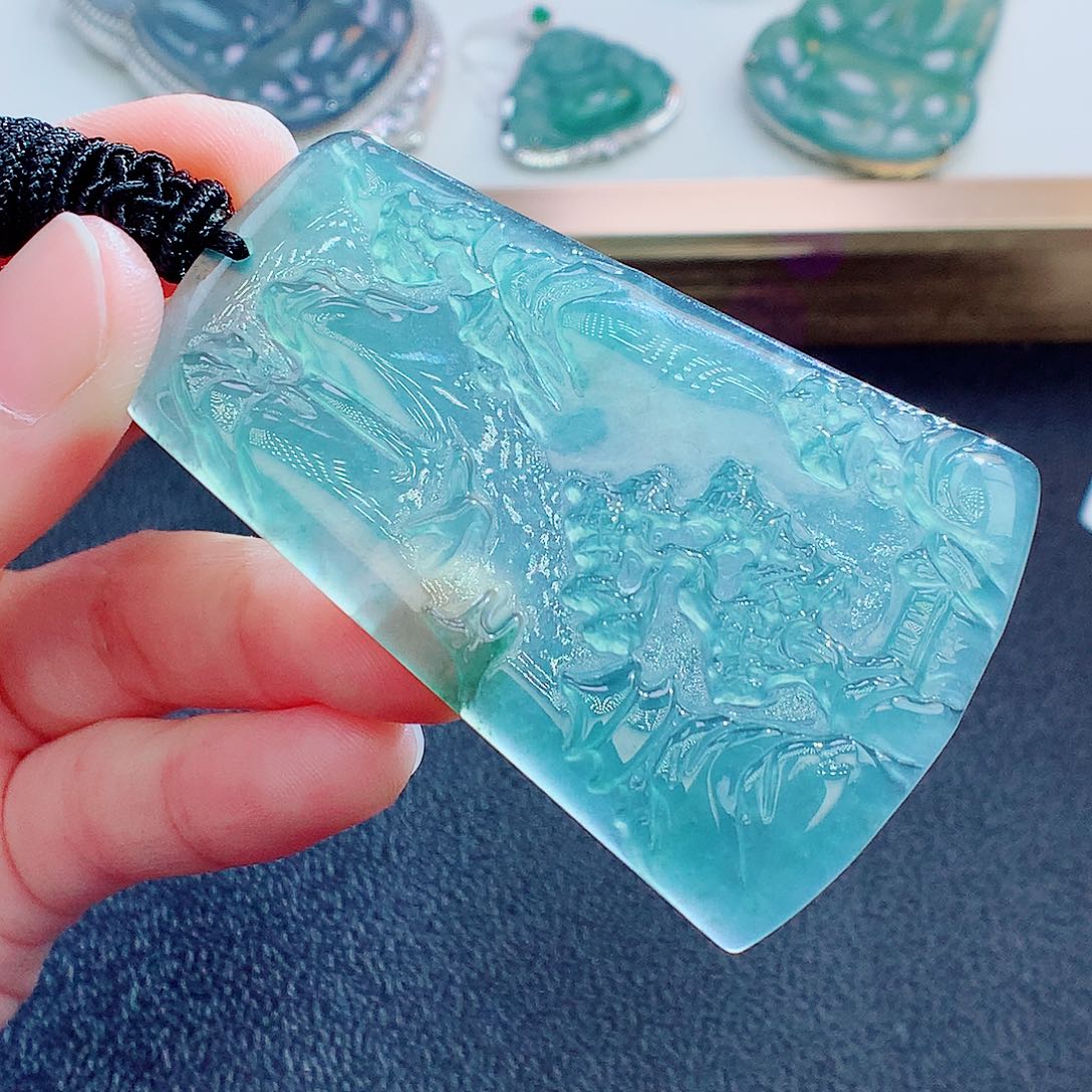 翡翠颈饰未镶嵌翡翠