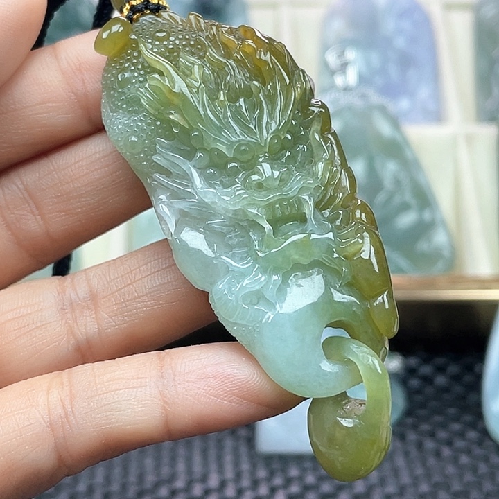 颈饰未镶嵌翡翠机****)天然缅甸翡翠龙牌