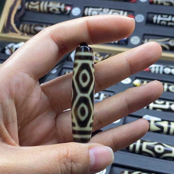 吴***～玛瑙/玉髓（覆膜）未镶嵌颈饰