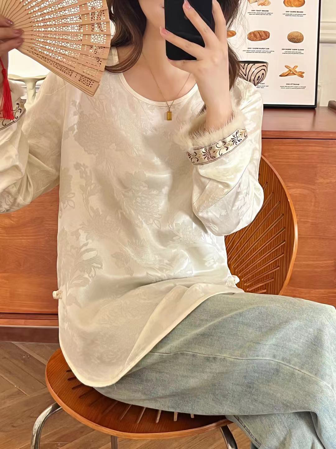 龙娴服饰新中式人丝袖口刺绣拼水貂毛打底