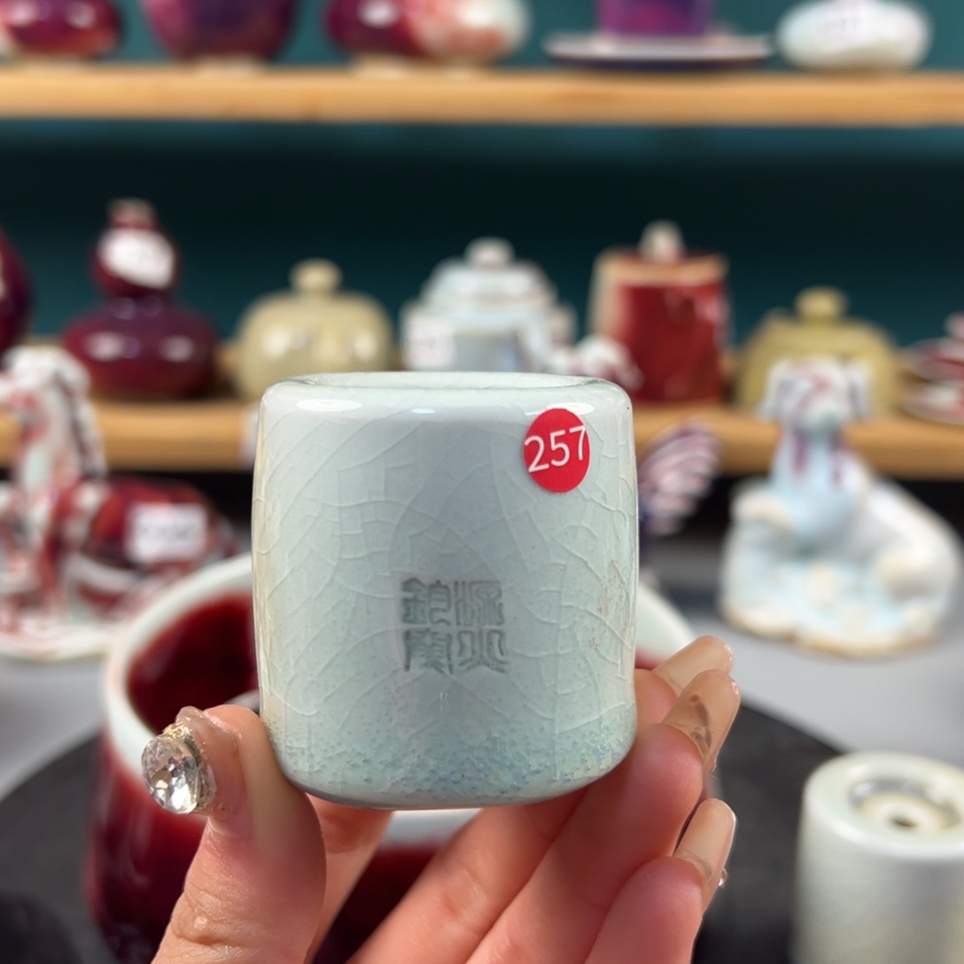 瓷片微瑕工作纯手工