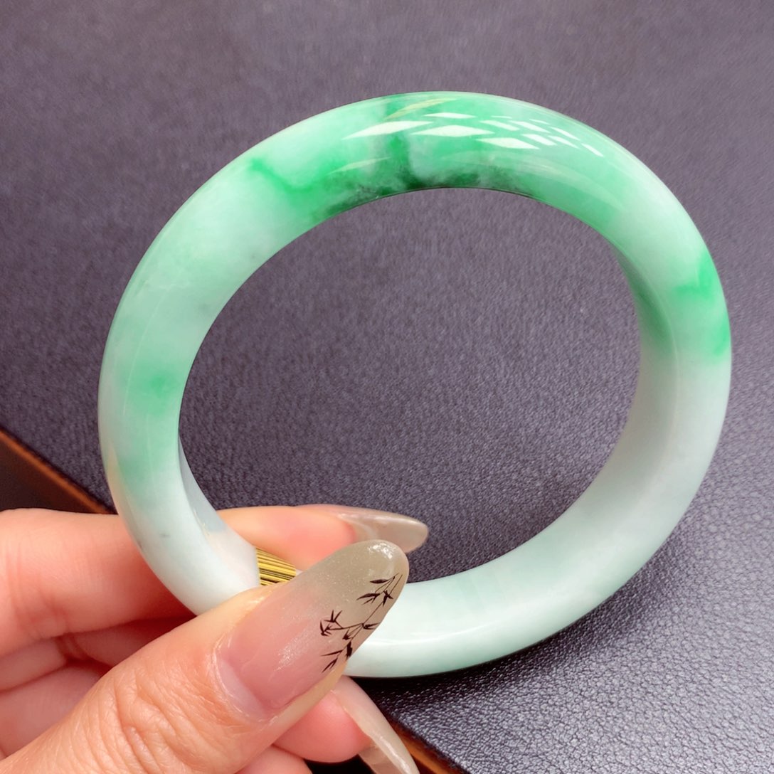 翡翠未镶嵌手镯缅甸翡翠手镯