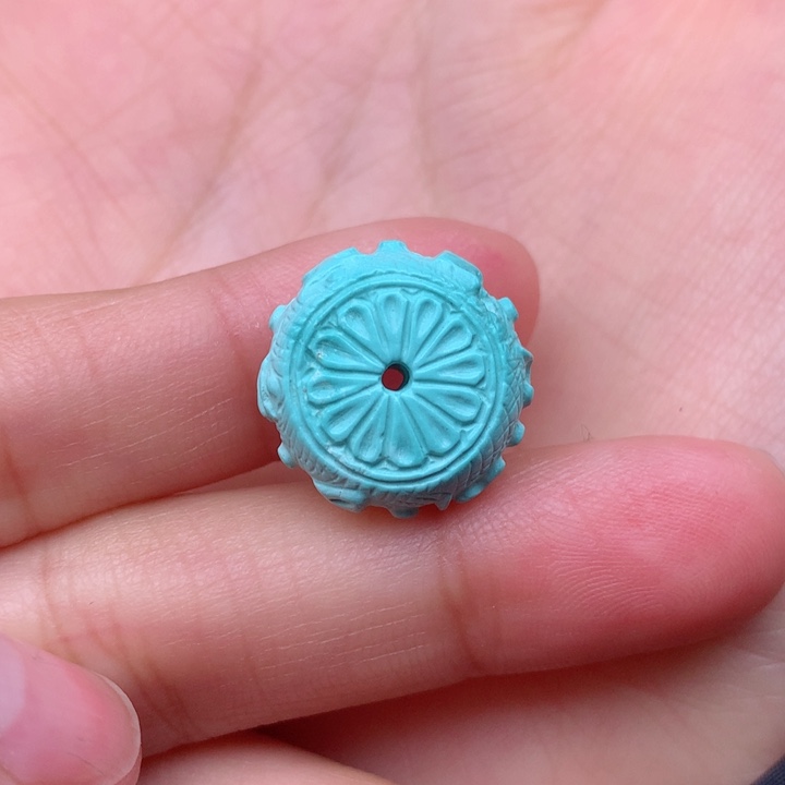 绿松石颈饰未镶嵌