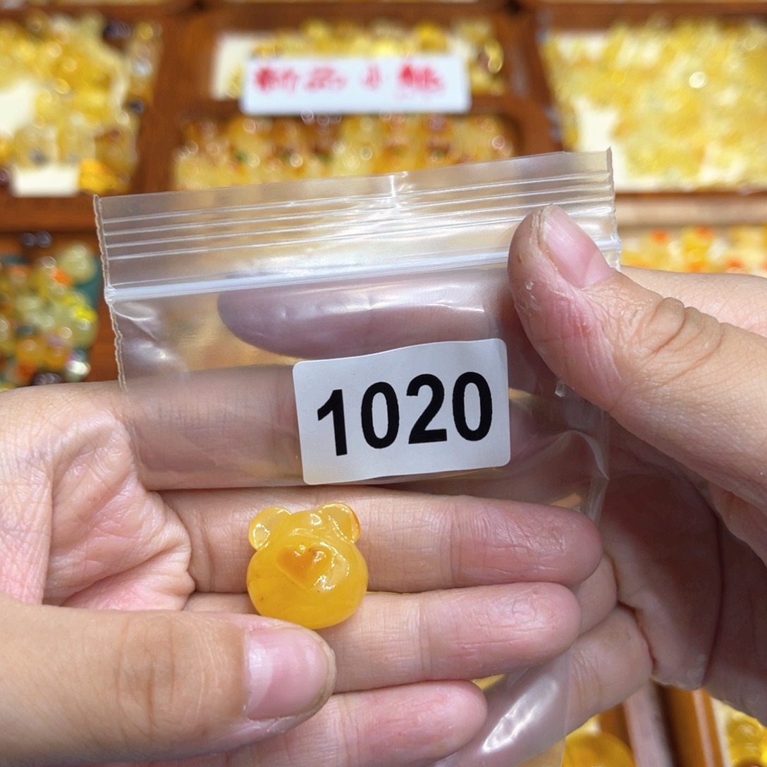 琥珀颈饰未镶嵌蜜蜡