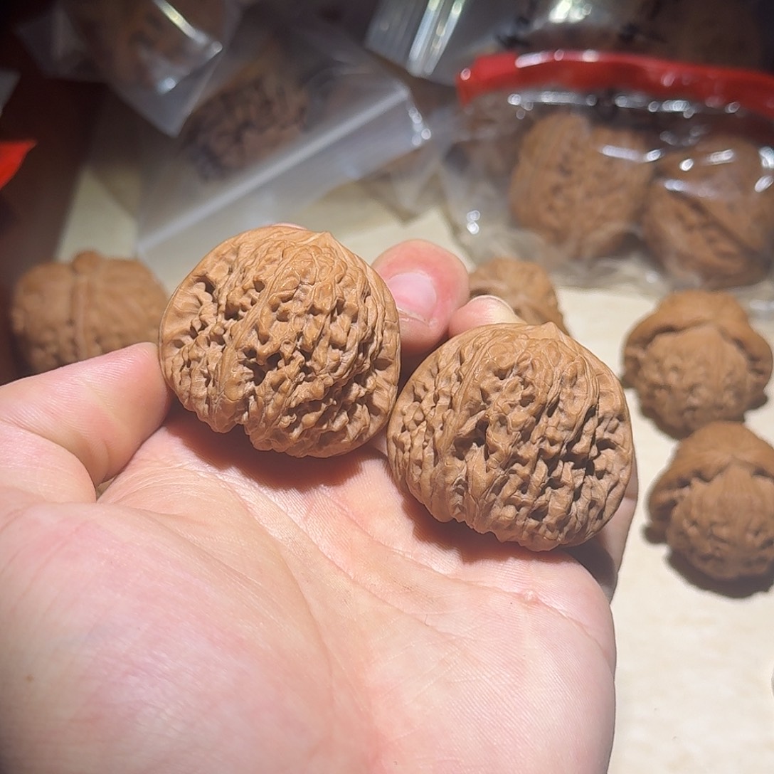 文玩核桃吊坠凹底