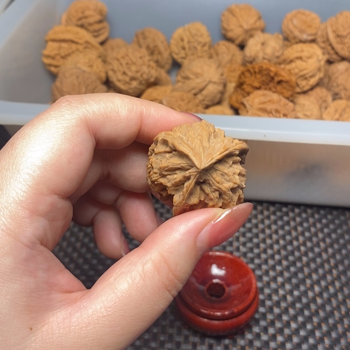 雨***杉吊坠文玩核桃文玩核桃异形单只