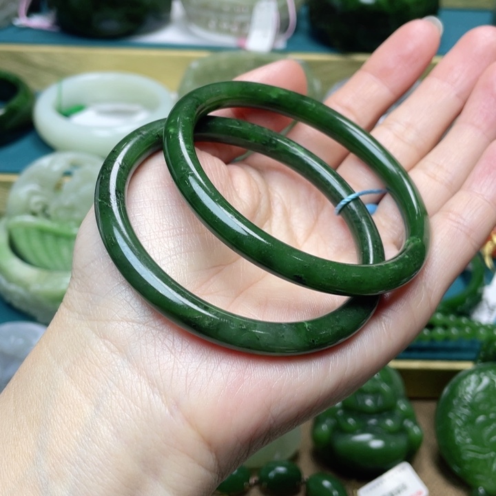 和田玉手镯59圈口 编号46未镶嵌