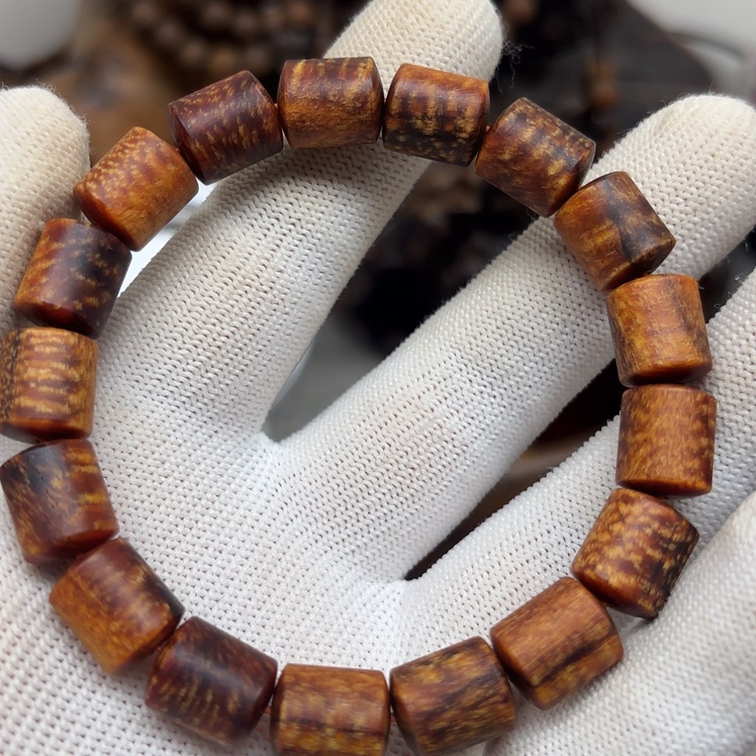 牡***郭贡木印贡手链10-12桶