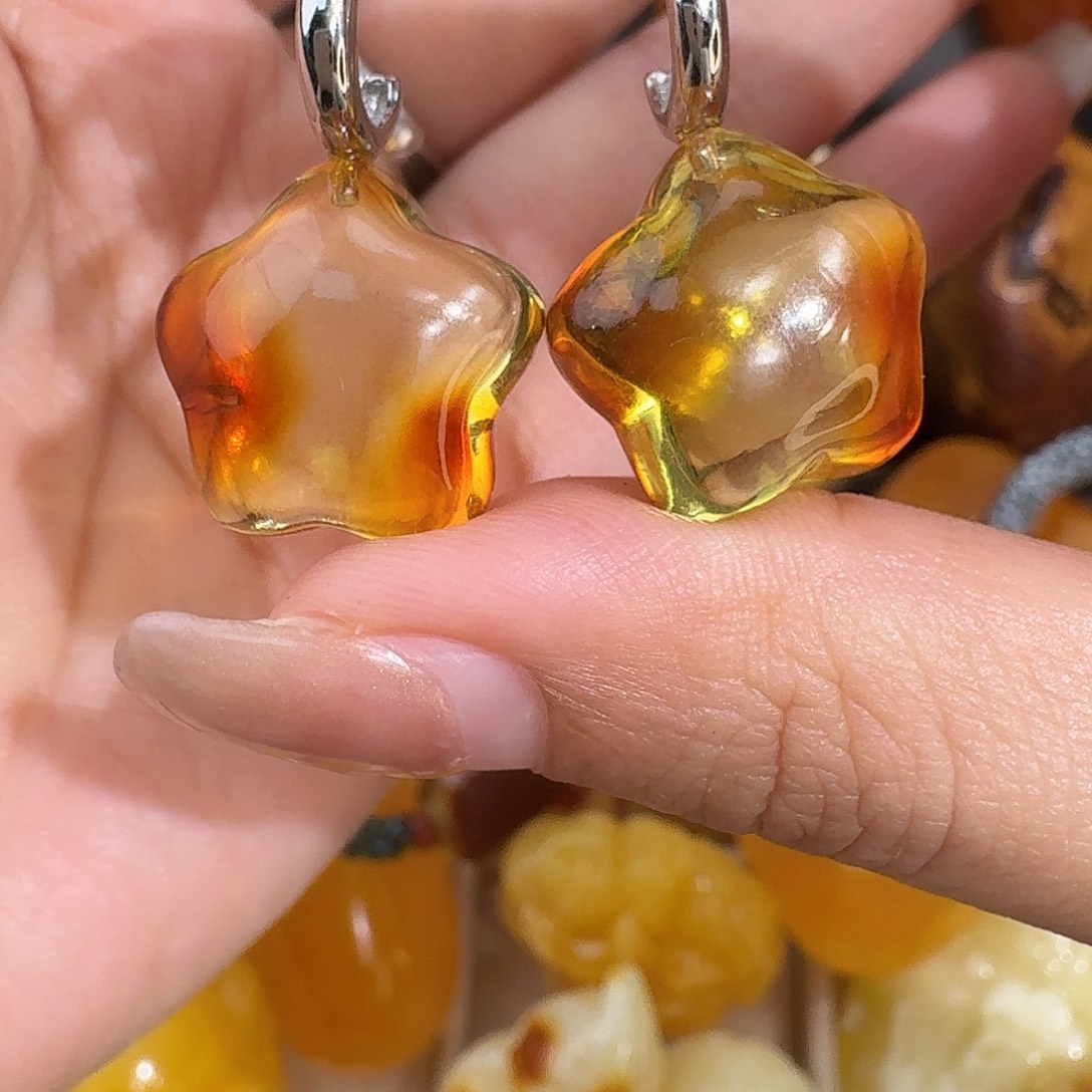 半***林琥珀未镶嵌裸石你