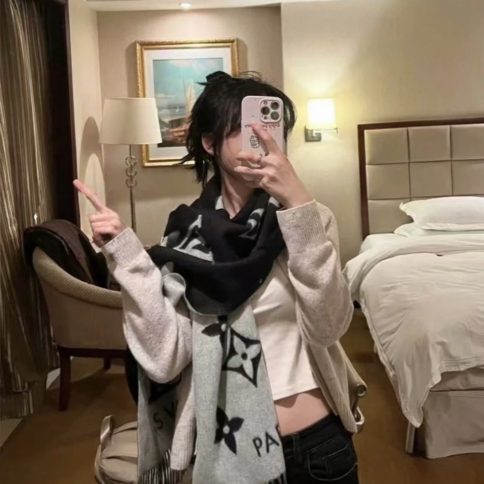 全新未使用 LouisVuitton/路易威登 001832 羊毛绒线围巾 黑色 