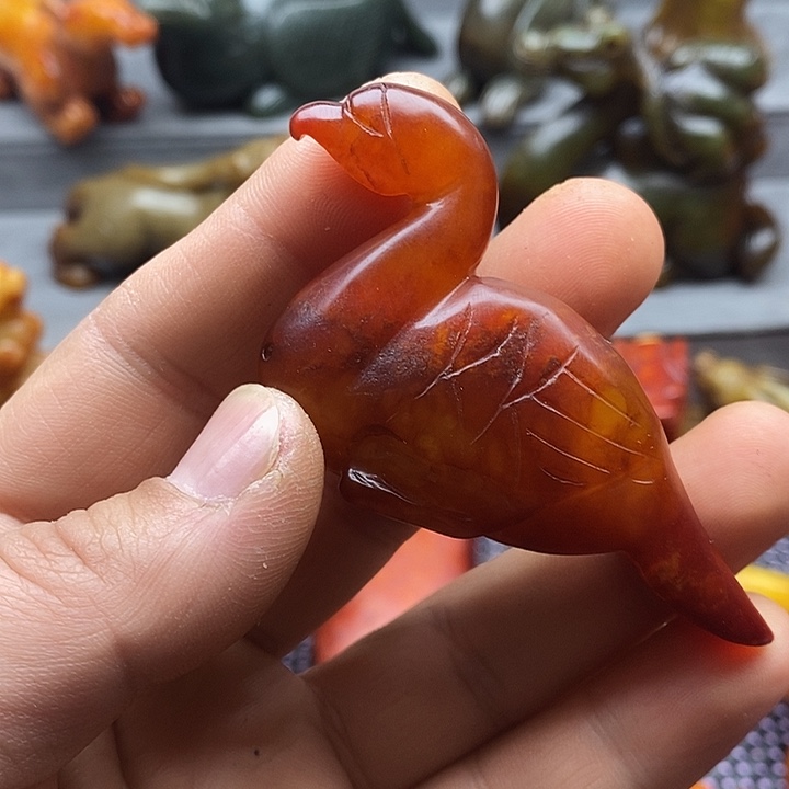 未镶嵌蛇纹石玉颈饰