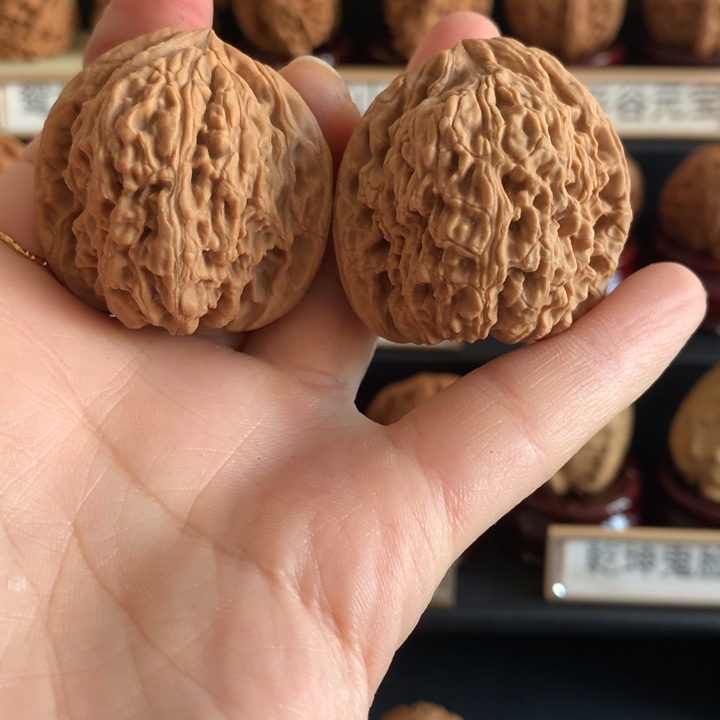 文玩核桃把件南疆38白茬