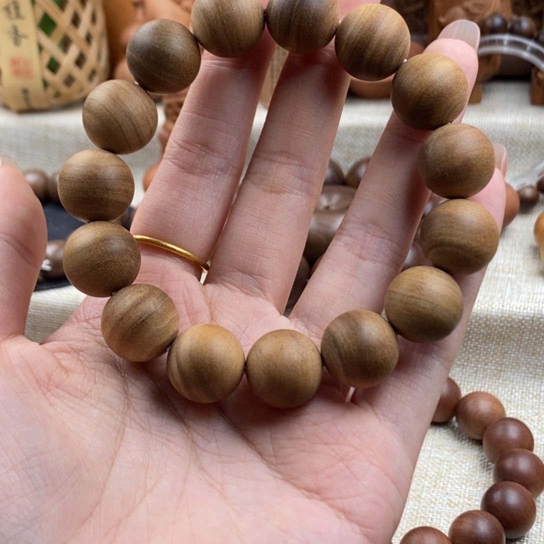 s***s手串/手链檀香木印度迈索尔，老山檀，奶香1.5（微瑕）