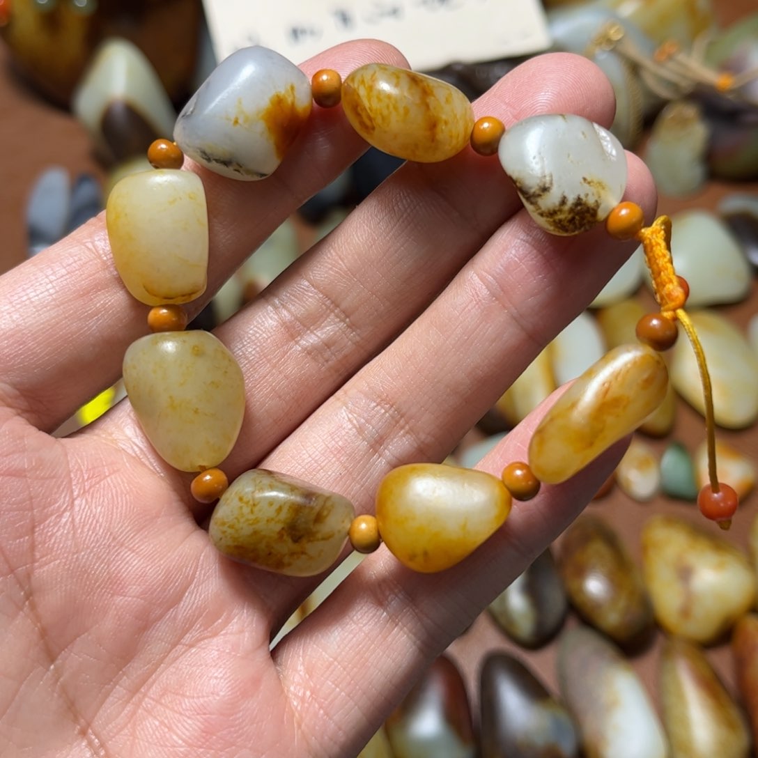 和田玉颈饰未镶嵌