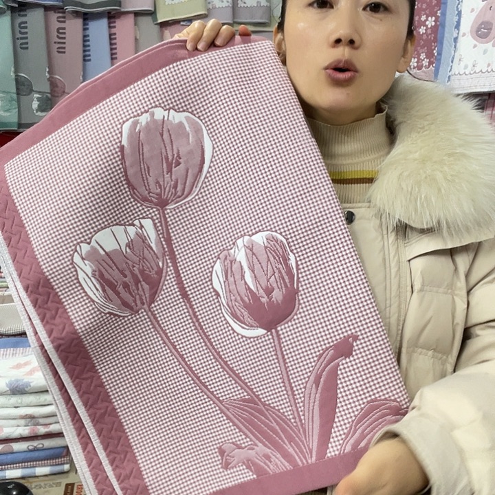 棉特价酒红色郁金香
