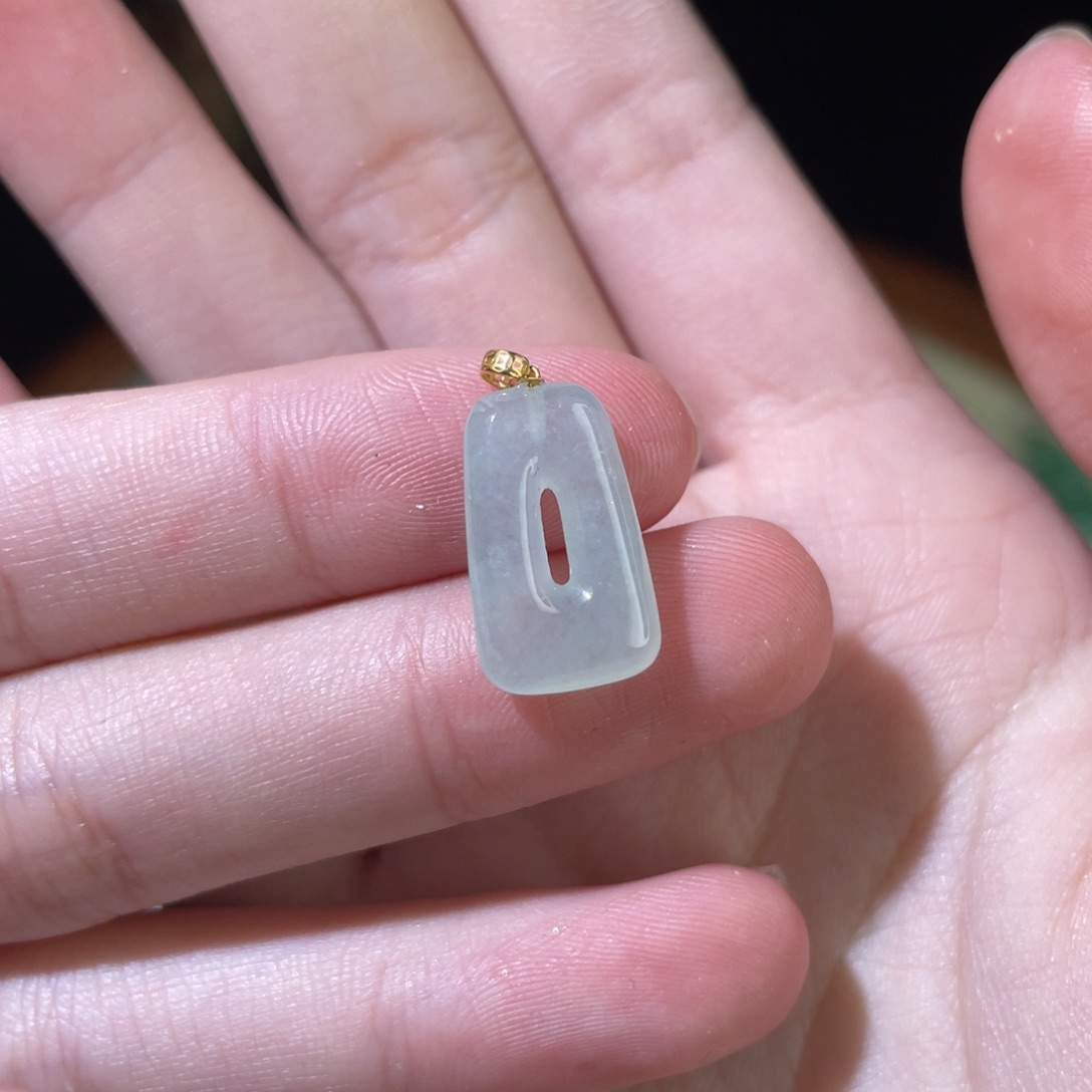 翡翠颈饰18K金镶嵌翡翠