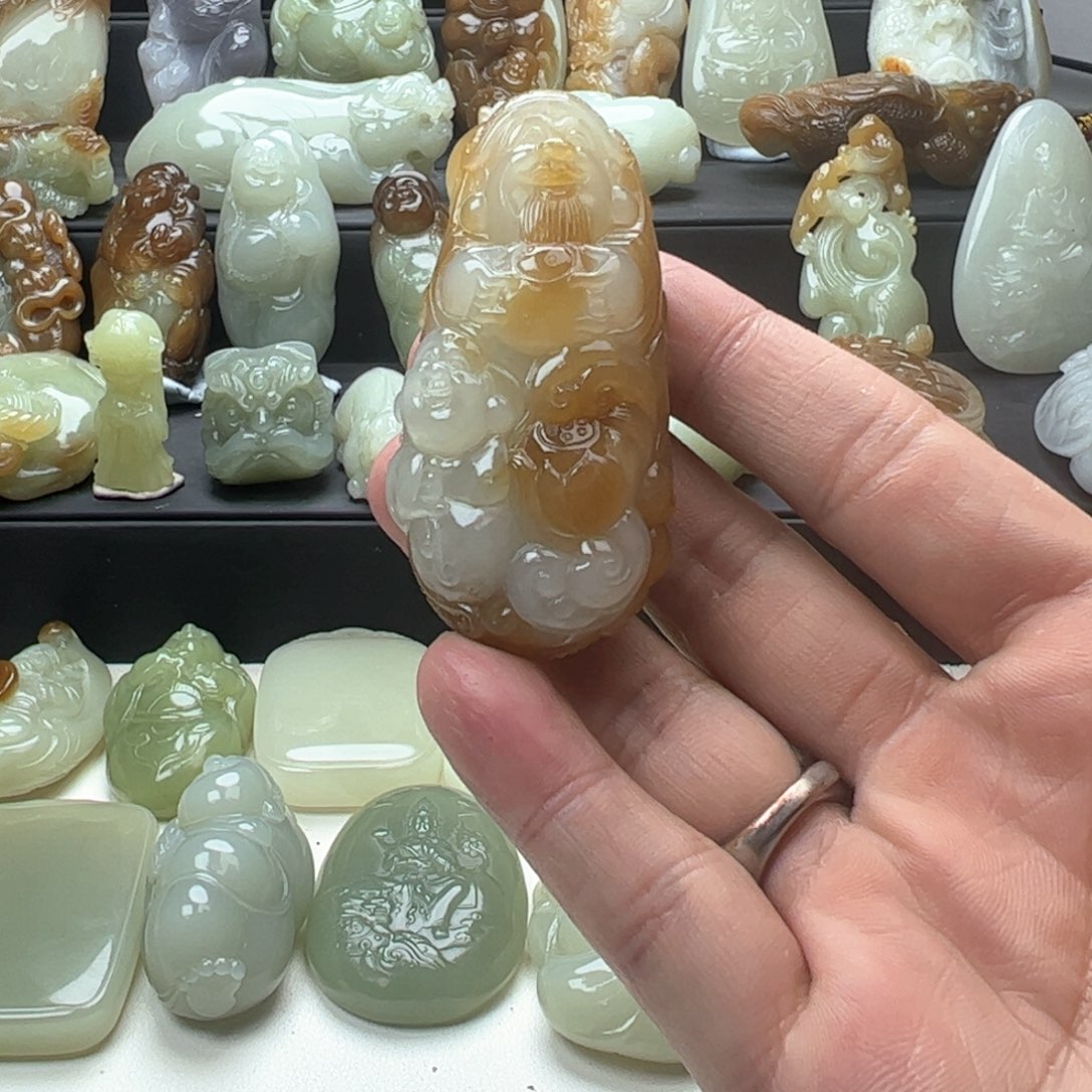 和田玉颈饰未镶嵌猫*生