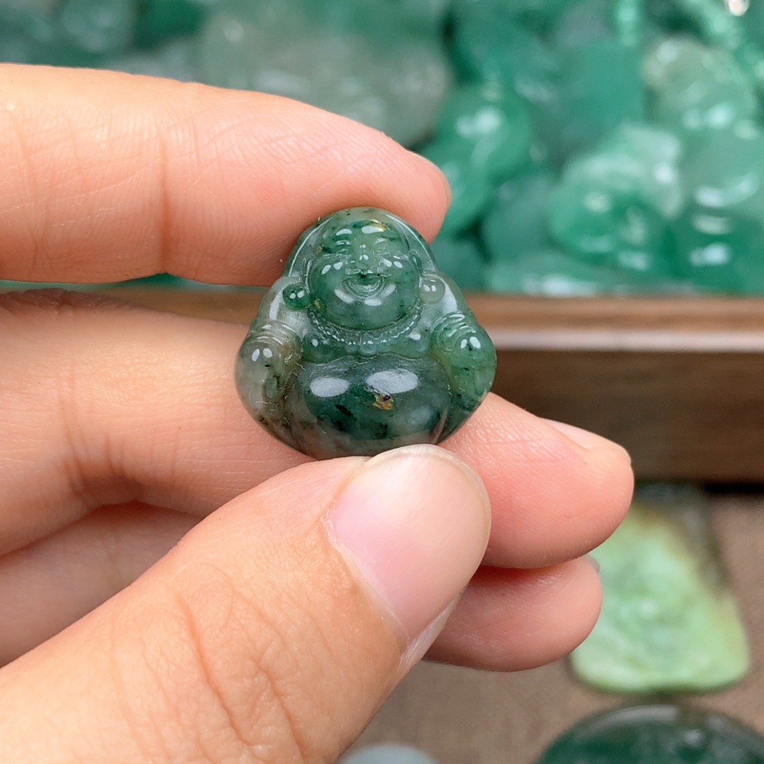 独山玉未镶嵌颈饰