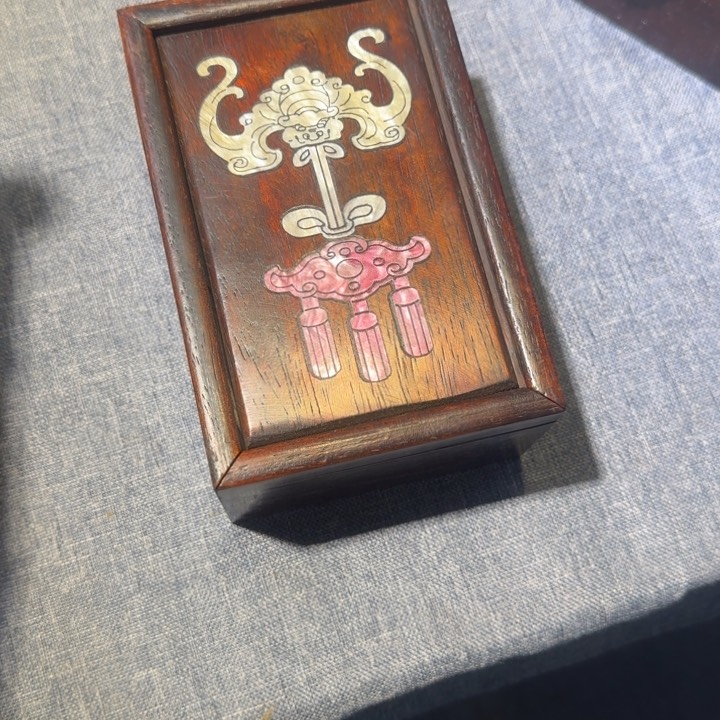 贡木抽拉盒的的的的