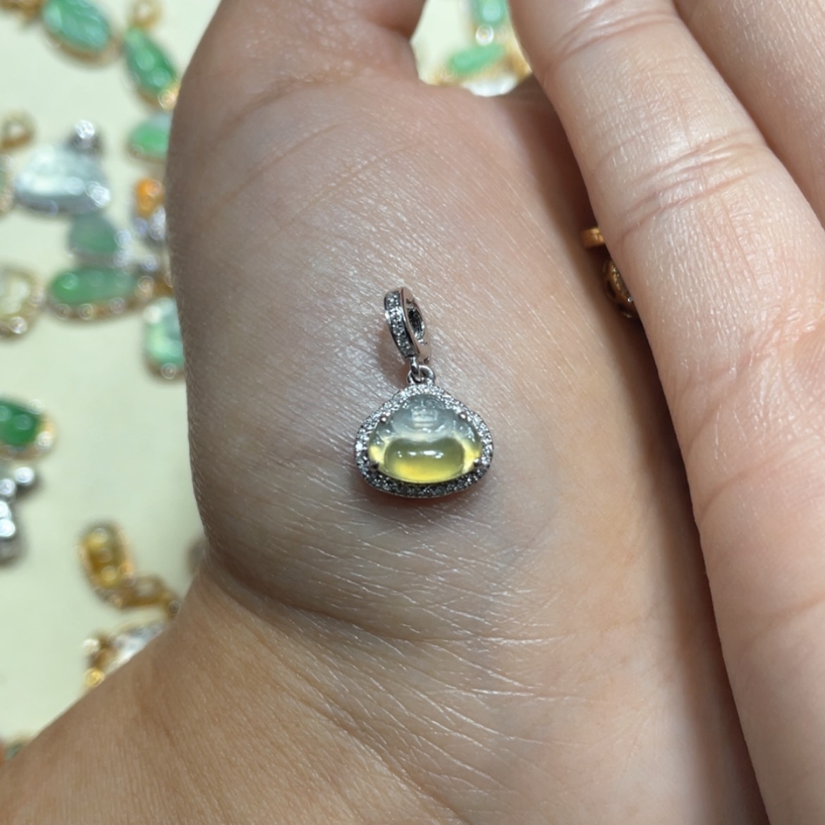 【闪购商品】翡翠吊坠(不含链)18K金镶嵌糖*