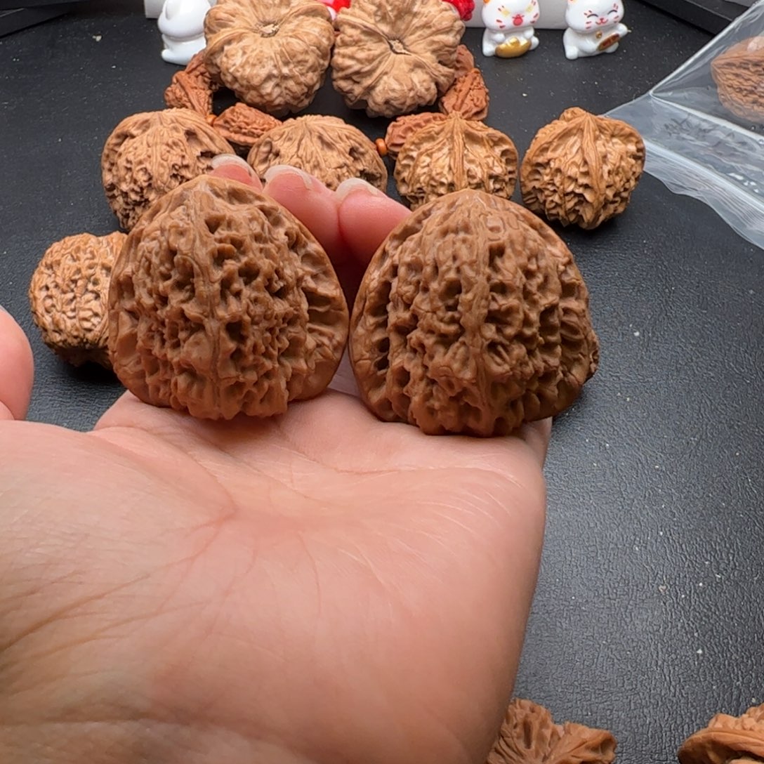 抱***终把件文玩核桃南疆石