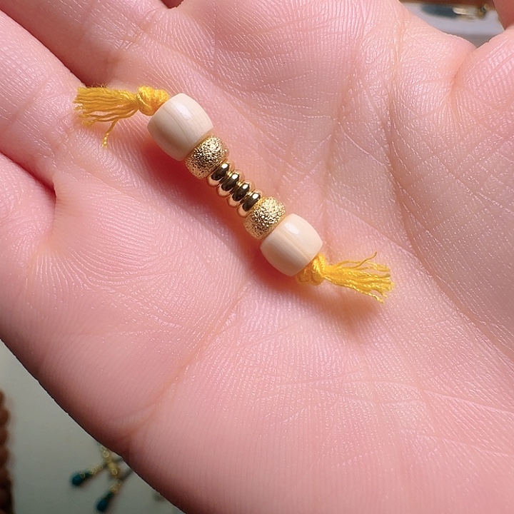玛瑙/玉髓三通未镶嵌微瑕弟子珠