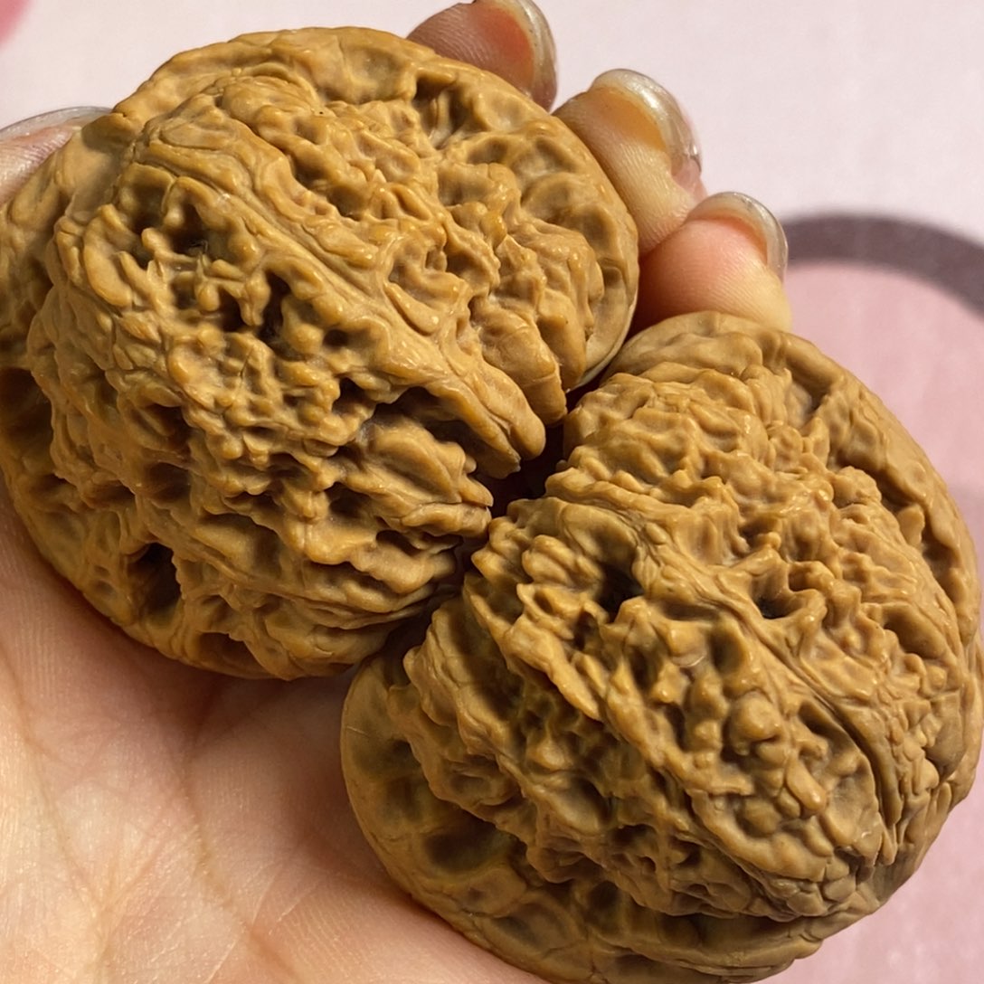 文玩核桃吊坠45南疆石黄150